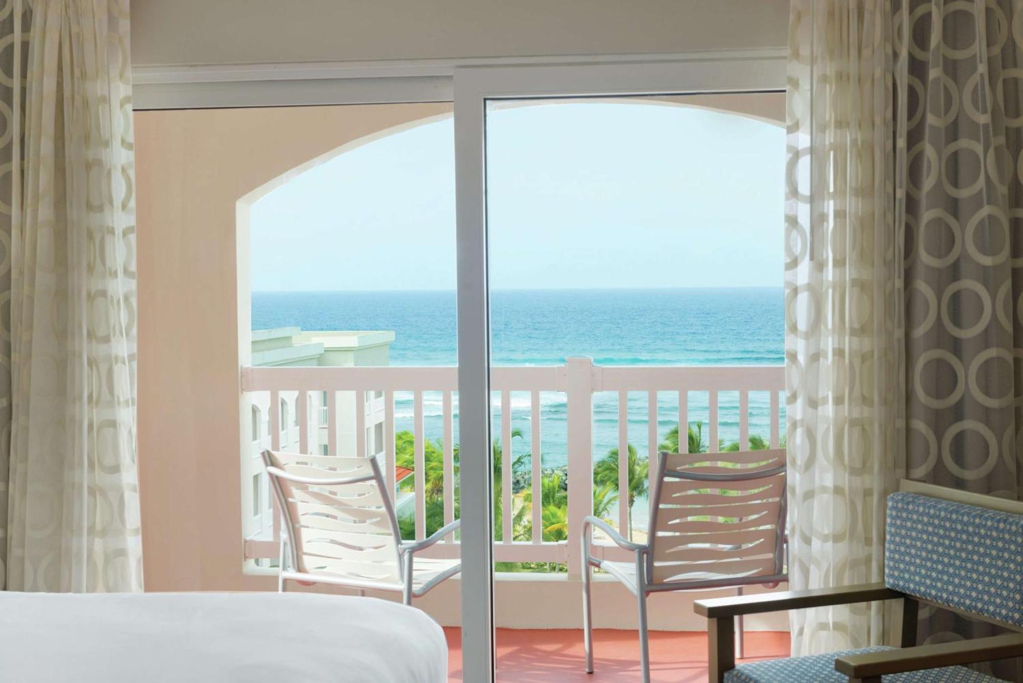 Embassy Suites By Hilton Dorado Del Mar Beach Resort מראה חיצוני תמונה