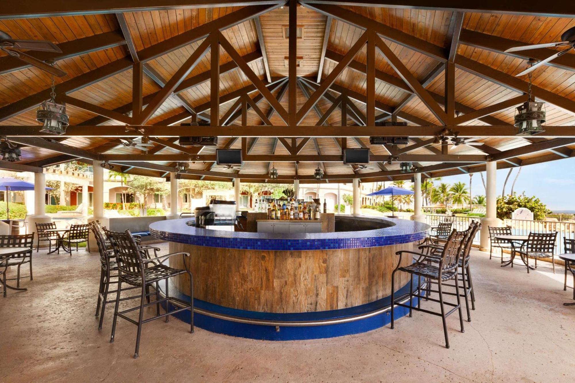 Embassy Suites By Hilton Dorado Del Mar Beach Resort מראה חיצוני תמונה