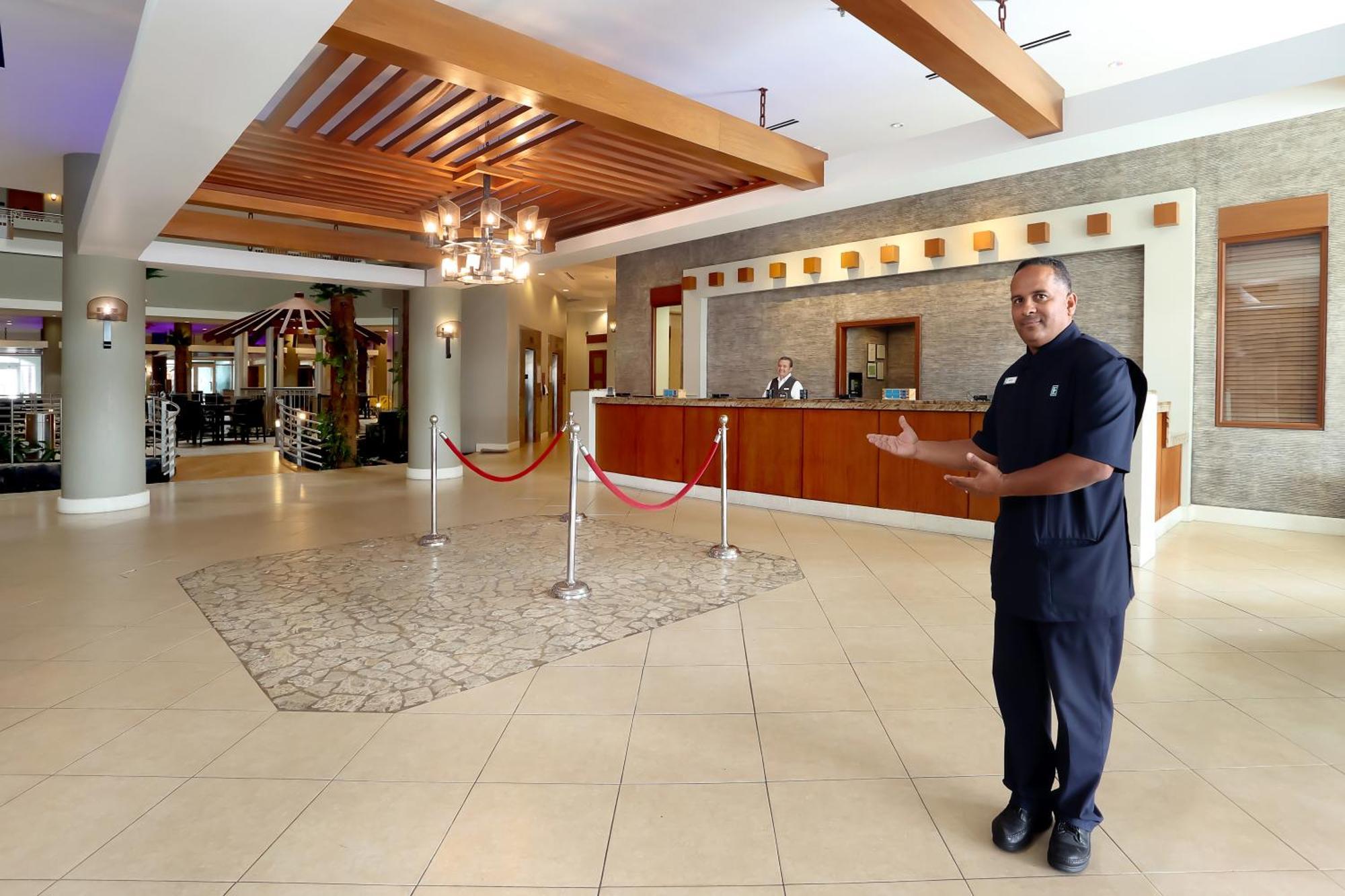 Embassy Suites By Hilton Dorado Del Mar Beach Resort מראה חיצוני תמונה