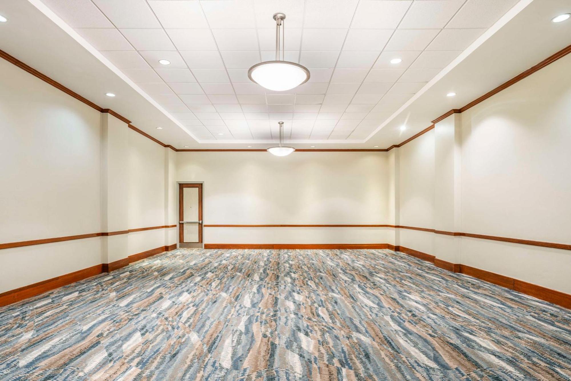 Embassy Suites By Hilton Dorado Del Mar Beach Resort מראה חיצוני תמונה