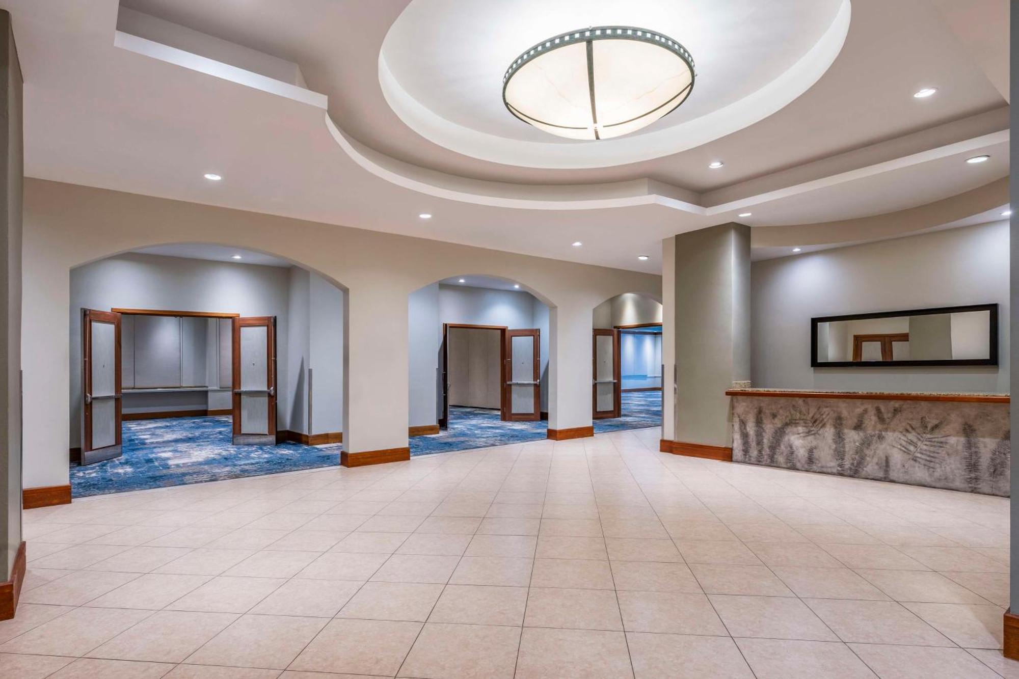 Embassy Suites By Hilton Dorado Del Mar Beach Resort מראה חיצוני תמונה