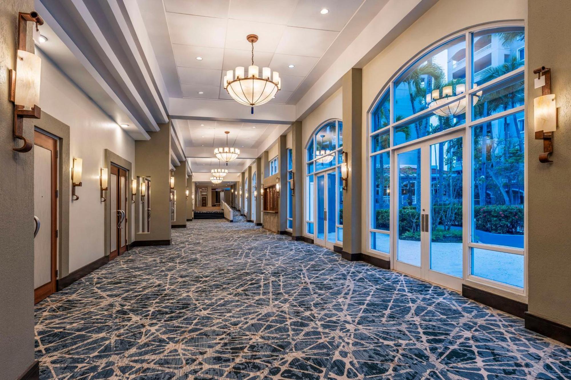 Embassy Suites By Hilton Dorado Del Mar Beach Resort מראה חיצוני תמונה